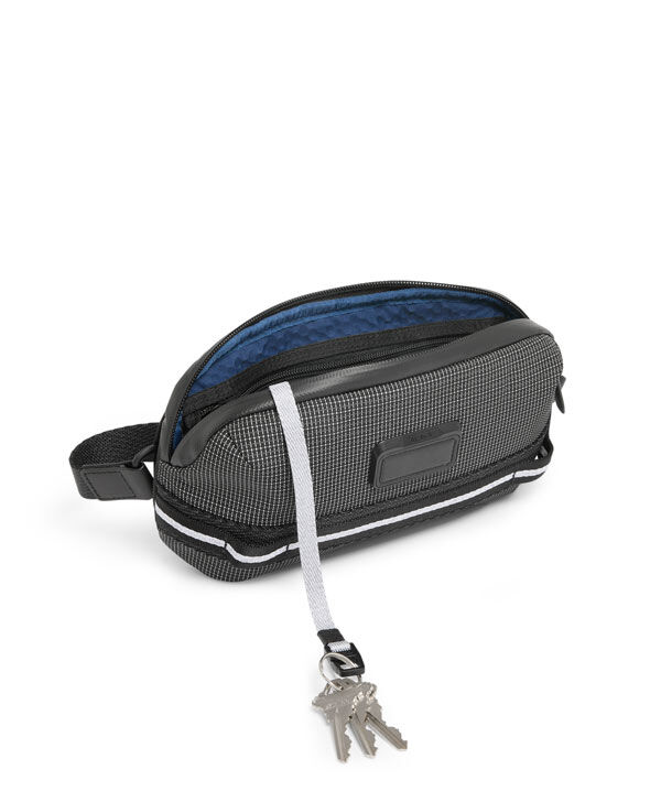 Sac banane porté travers sale