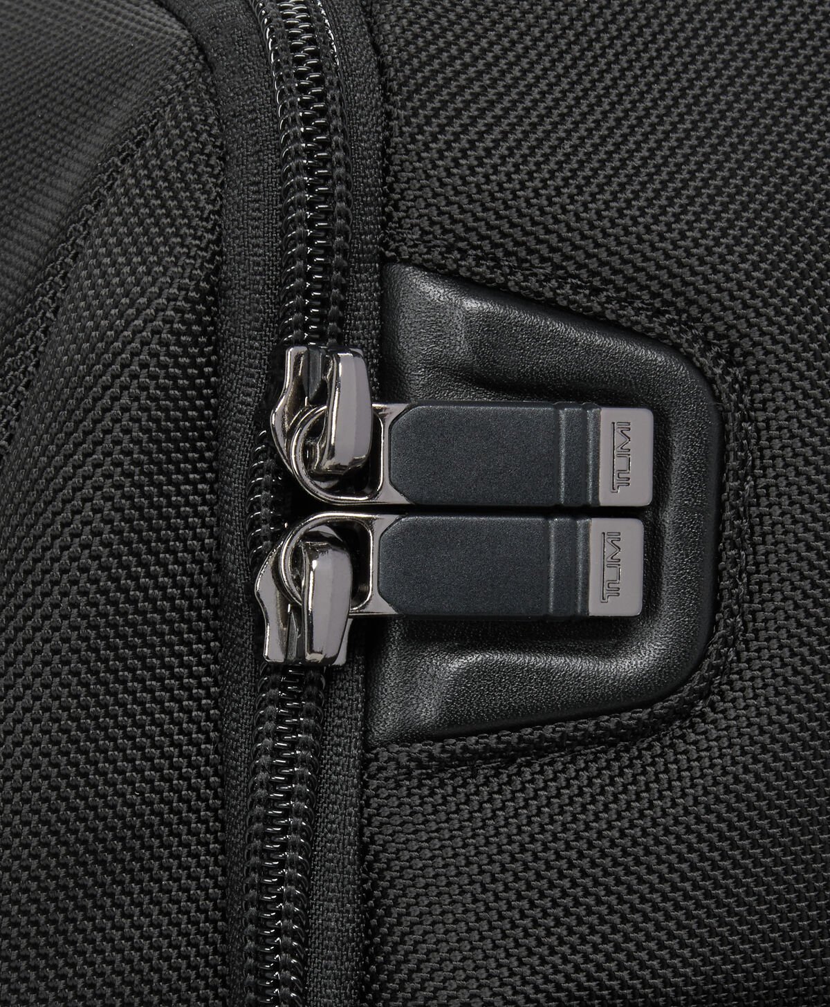 TUMI Porte-documents extensible Medium