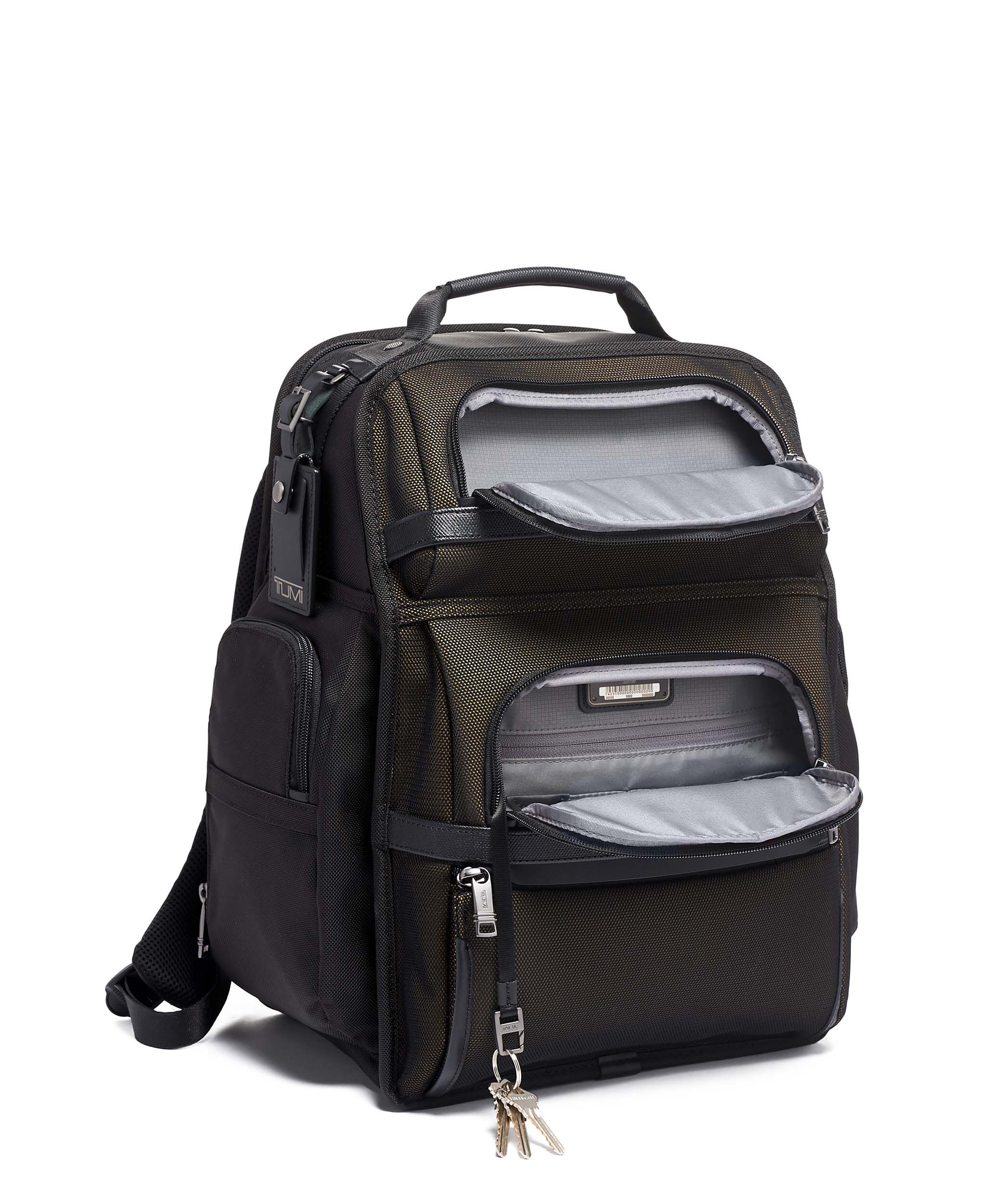 tumi brief