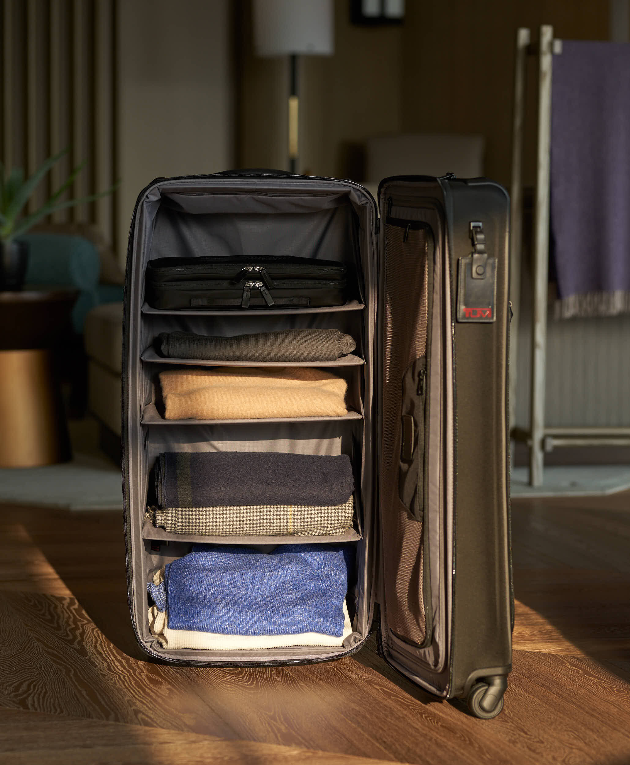 tumi packing case