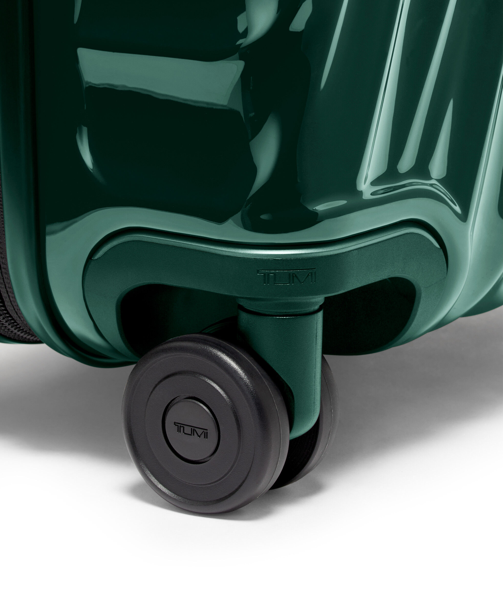 19 Degree International Expandable Carry-On 55 cm Green | TUMI France