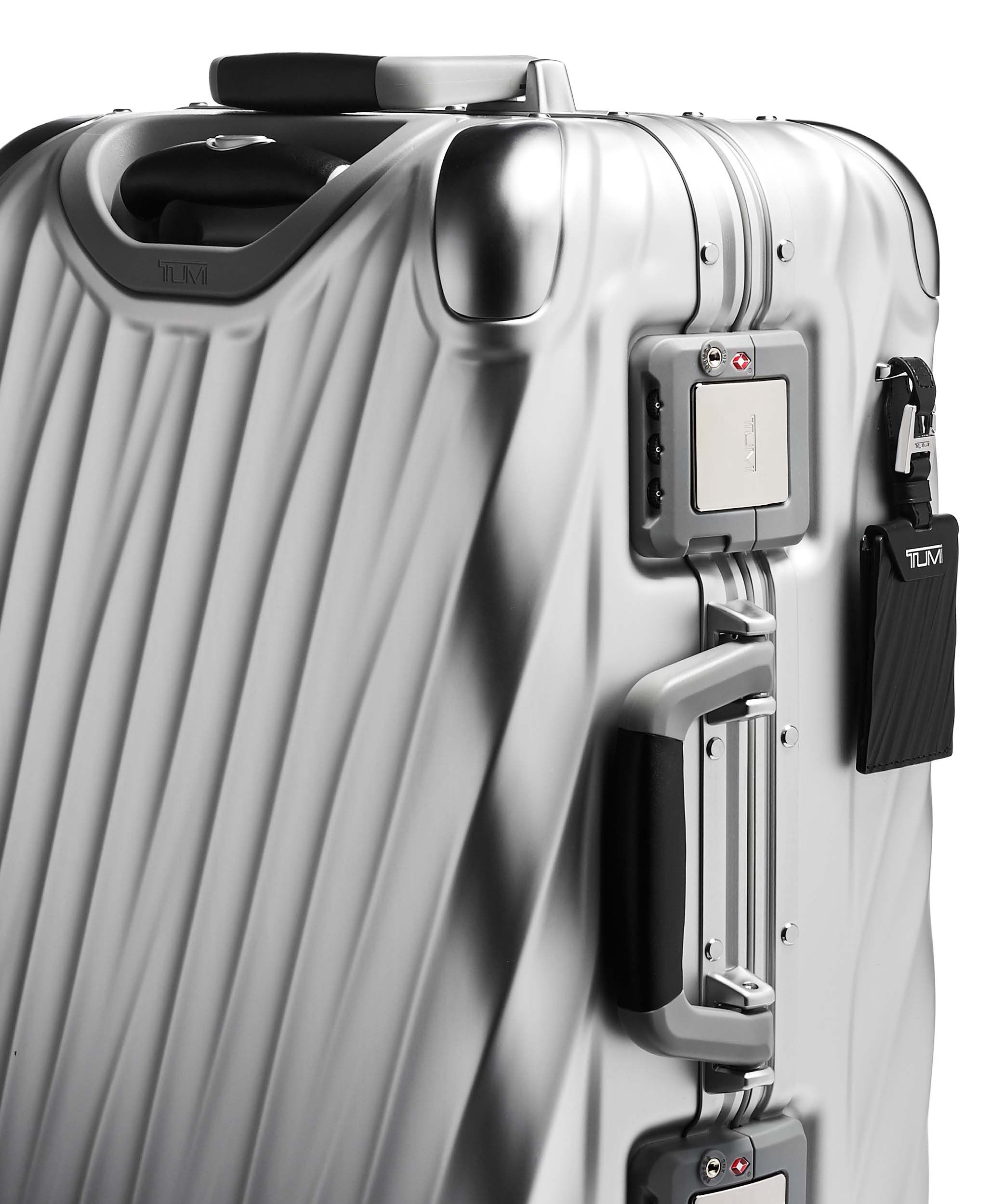 19 Degree Aluminium International Carry-On 56 cm Silver | TUMI France