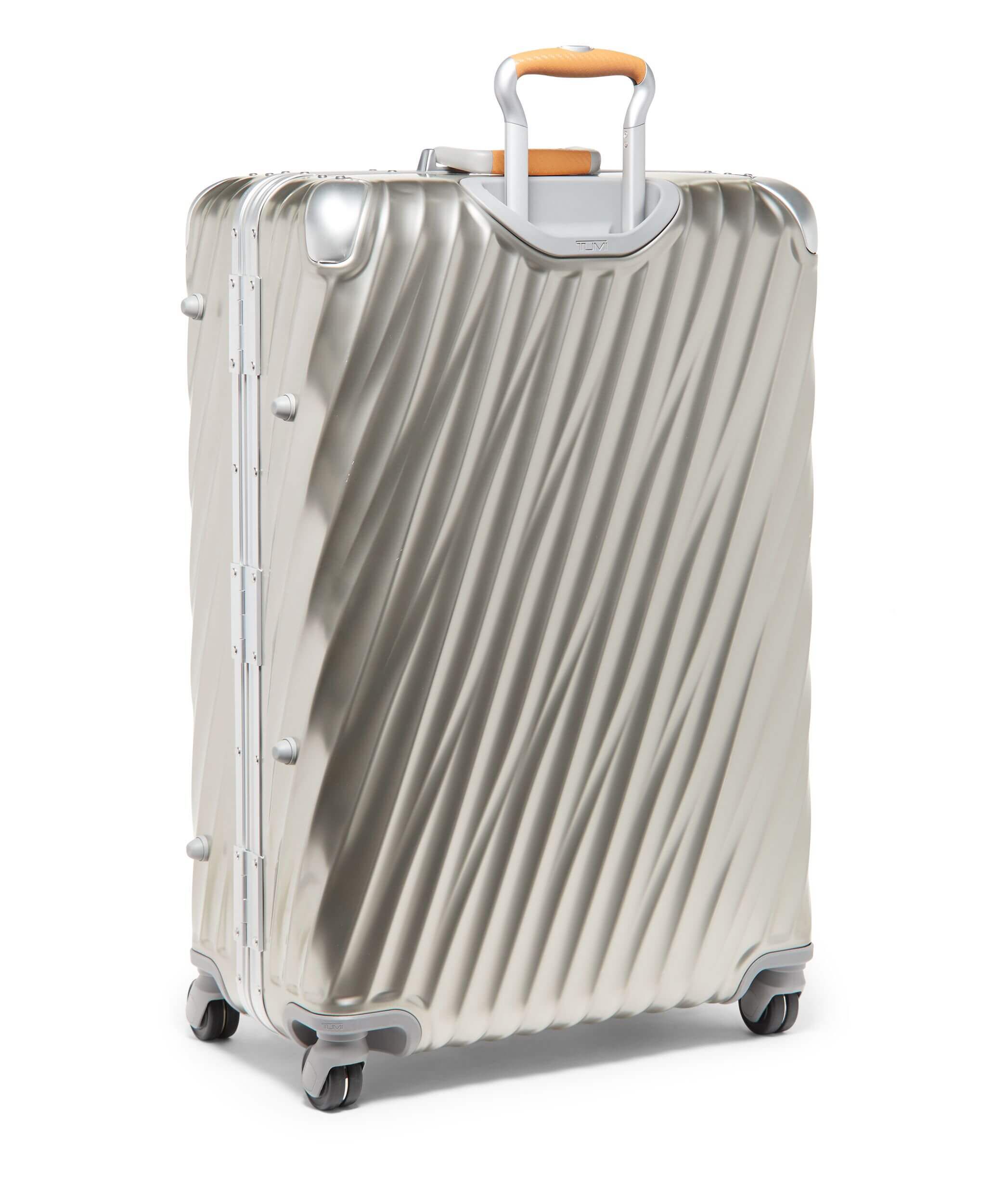 It luggage titanion 2025