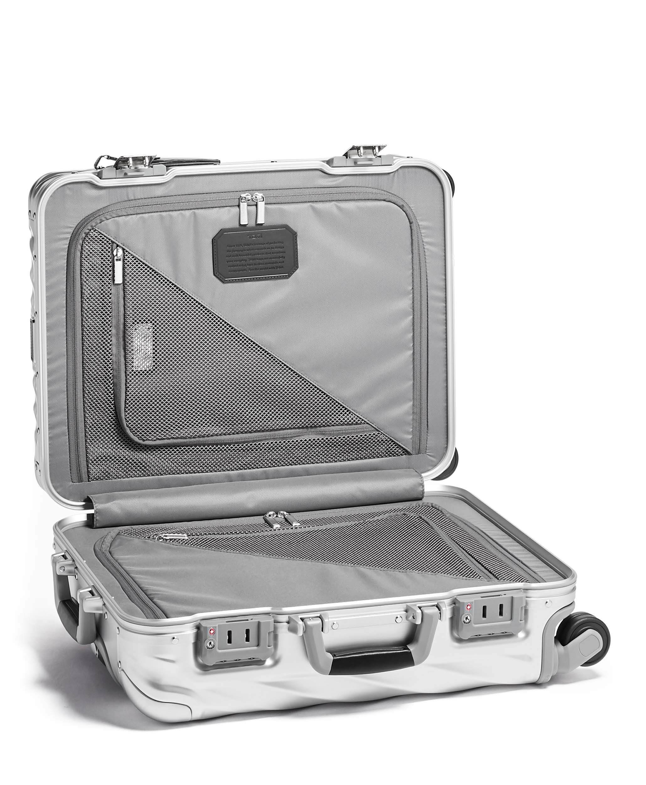 19 Degree Aluminium International Carry-On 56 cm Silver