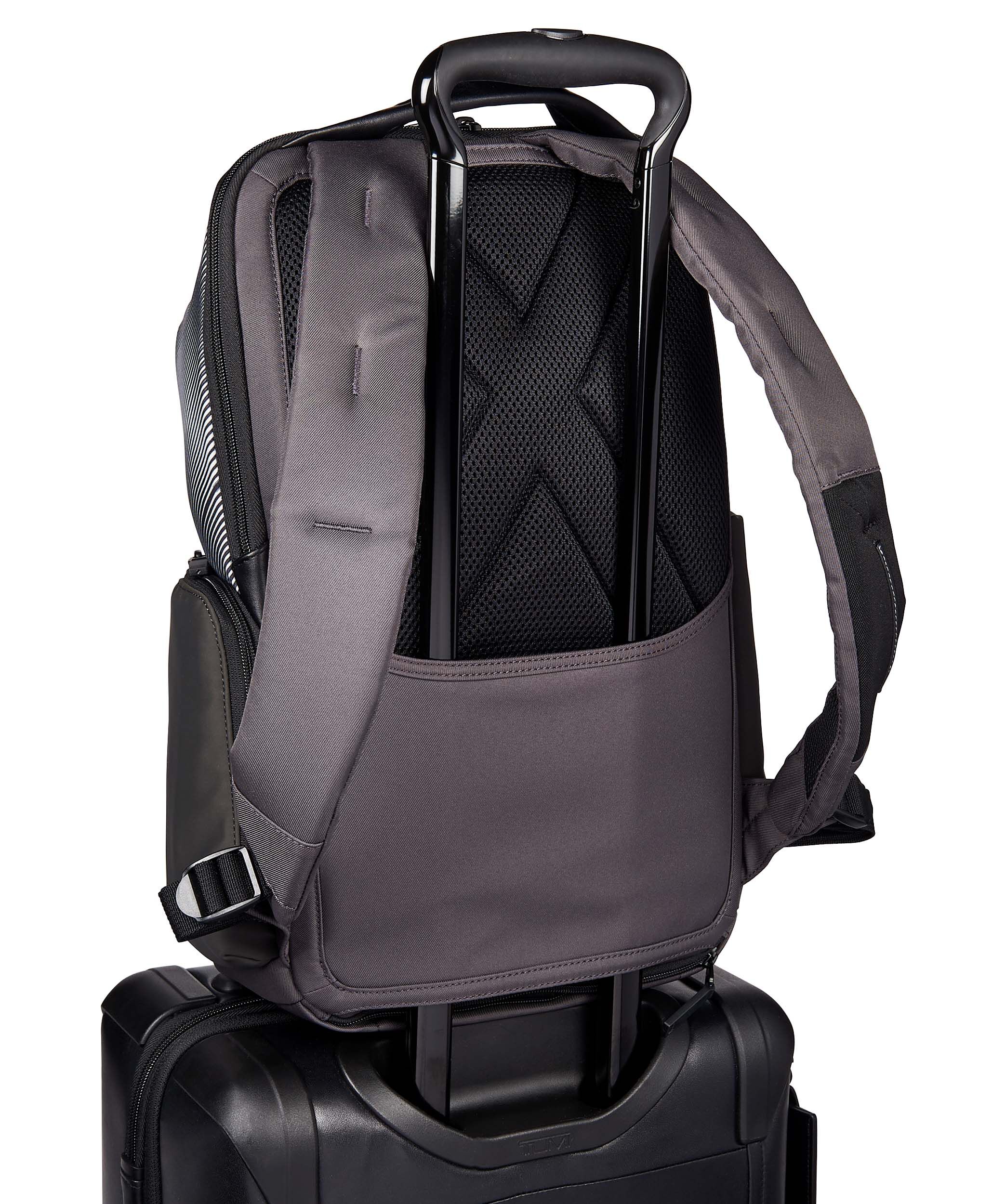 tas tumi backpack